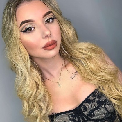 Ombre Blonde Lace Front Wig With Dark Roots Long Wavy Synthetic Wig Glueless Heat Resistant Wigs